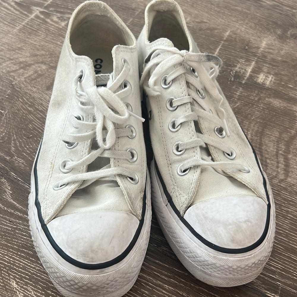White platform converse. Size 7.5.